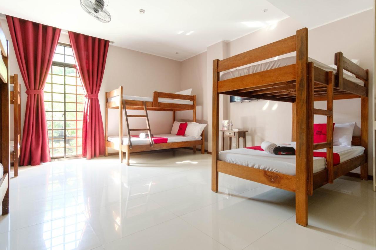 Reddoorz Plus @ West Nautical Road Puerto Galera Εξωτερικό φωτογραφία