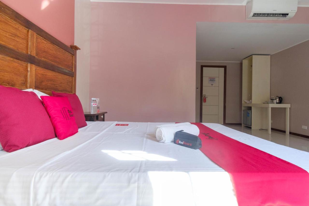 Reddoorz Plus @ West Nautical Road Puerto Galera Εξωτερικό φωτογραφία