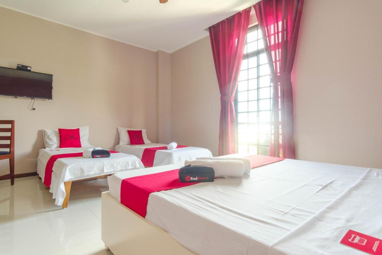 Reddoorz Plus @ West Nautical Road Puerto Galera Εξωτερικό φωτογραφία