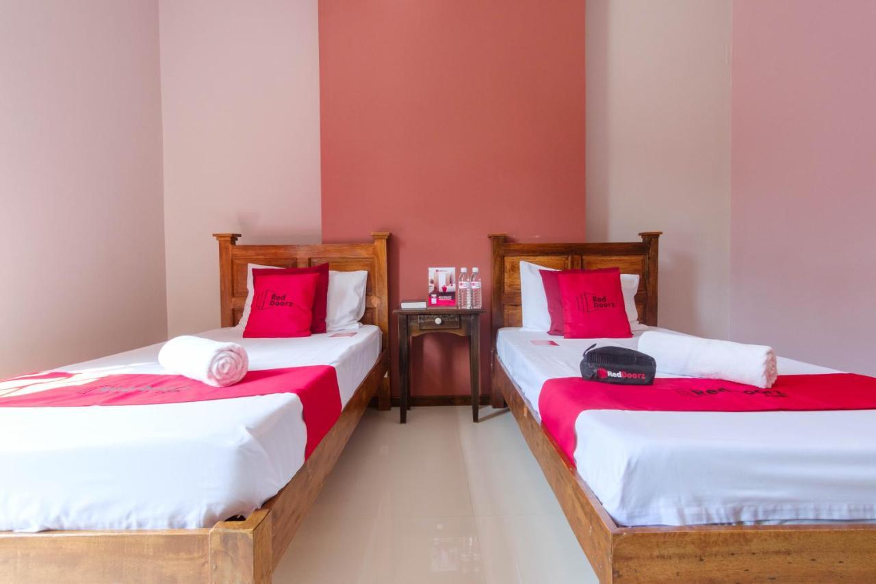 Reddoorz Plus @ West Nautical Road Puerto Galera Εξωτερικό φωτογραφία
