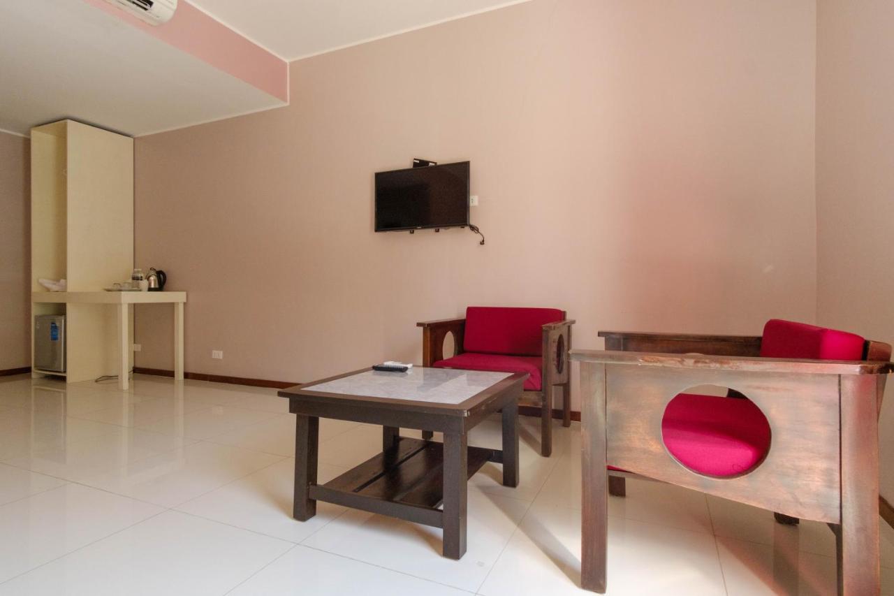 Reddoorz Plus @ West Nautical Road Puerto Galera Εξωτερικό φωτογραφία